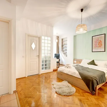 Piata Romana With Balcony *