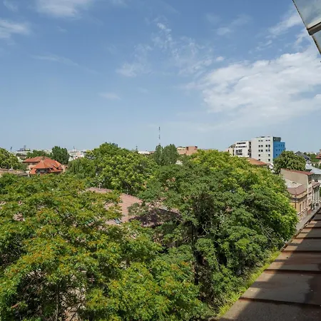 Piata Romana With Balcony Apartment