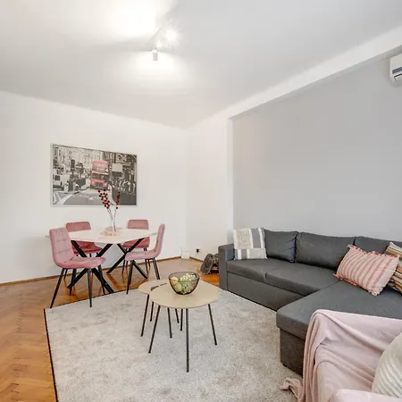 Piata Romana With Balcony