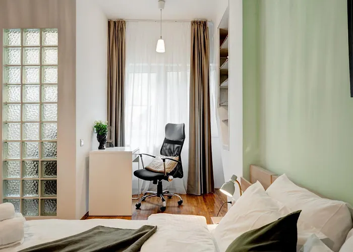 Piata Romana With Balcony *