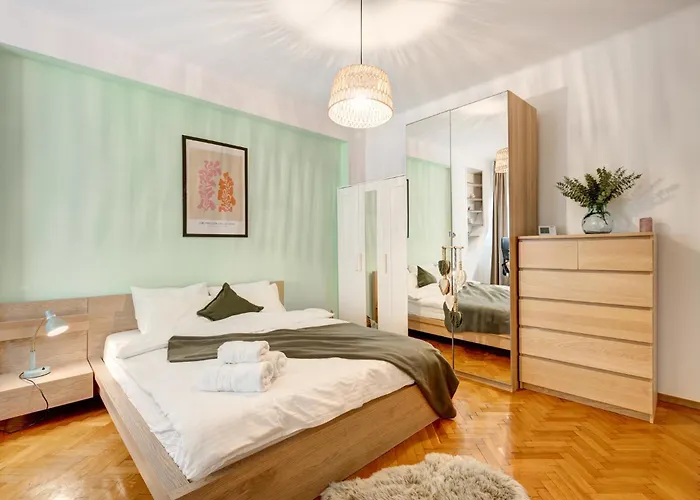 Piata Romana With Balcony Appartement