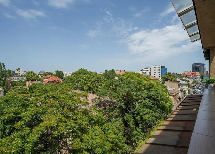 Piata Romana With Balcony شقة